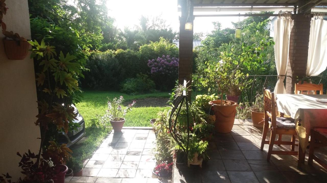 Comfy Home-Tropical Garden & 5 Min Walk To Beach タマラン エクステリア 写真
