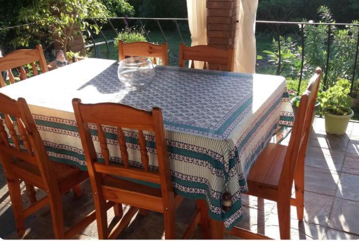 Comfy Home-Tropical Garden & 5 Min Walk To Beach タマラン エクステリア 写真